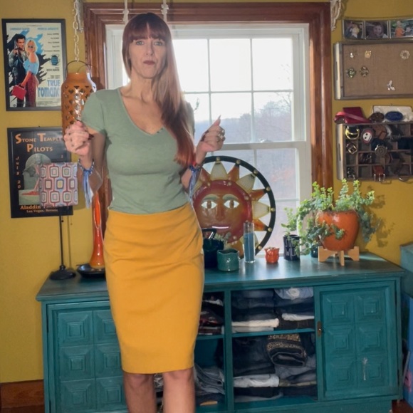 Philosophy Mustard Yellow Pencil Skirt - Picture 10 of 12
